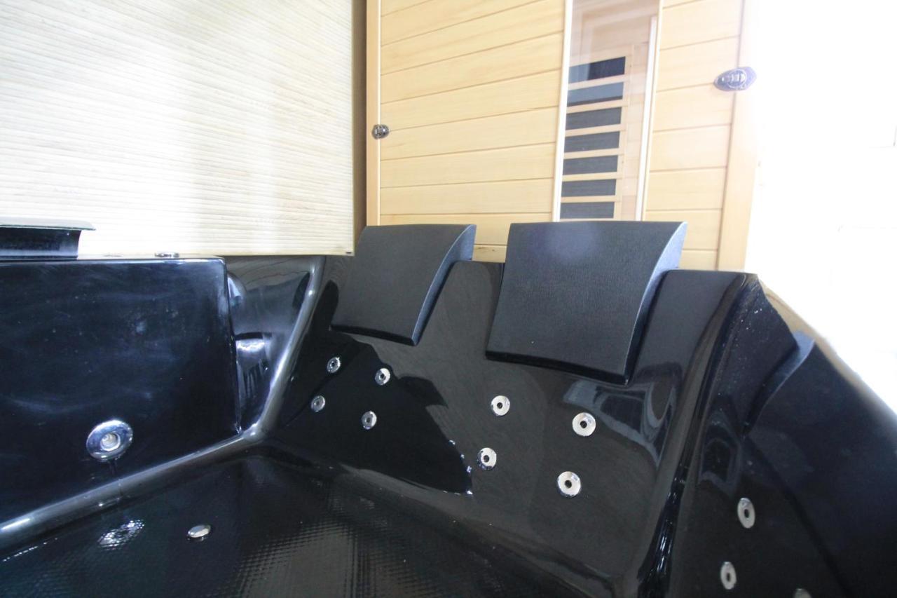 Derniere Reservations Avant Indisponibilite En Septembre Pour 12 Mois, Illimites Jacuzzi Spa Bain A Remous Interieur, Sauna Interieur, Parking Reserve, Vue Et Acces Parc, Prestations Uniques, 1Er Etage Corbeil-Essonnes Exterior photo