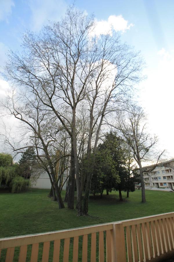 Derniere Reservations Avant Indisponibilite En Septembre Pour 12 Mois, Illimites Jacuzzi Spa Bain A Remous Interieur, Sauna Interieur, Parking Reserve, Vue Et Acces Parc, Prestations Uniques, 1Er Etage Corbeil-Essonnes Exterior photo