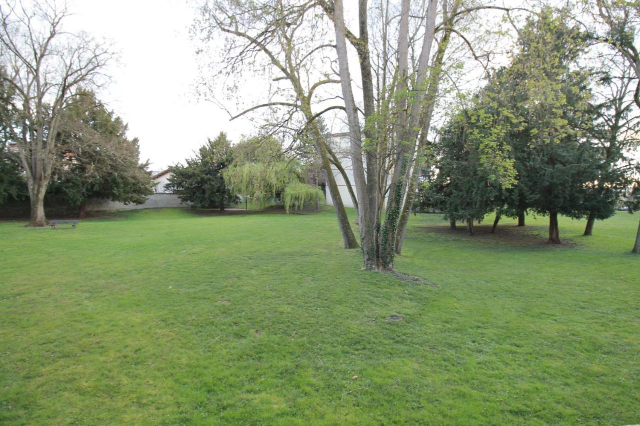 Derniere Reservations Avant Indisponibilite En Septembre Pour 12 Mois, Illimites Jacuzzi Spa Bain A Remous Interieur, Sauna Interieur, Parking Reserve, Vue Et Acces Parc, Prestations Uniques, 1Er Etage Corbeil-Essonnes Exterior photo
